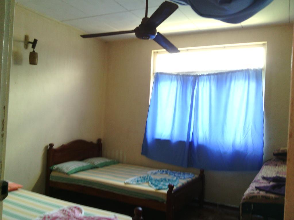 Hotel Yoho Mango House Negombo Esterno foto