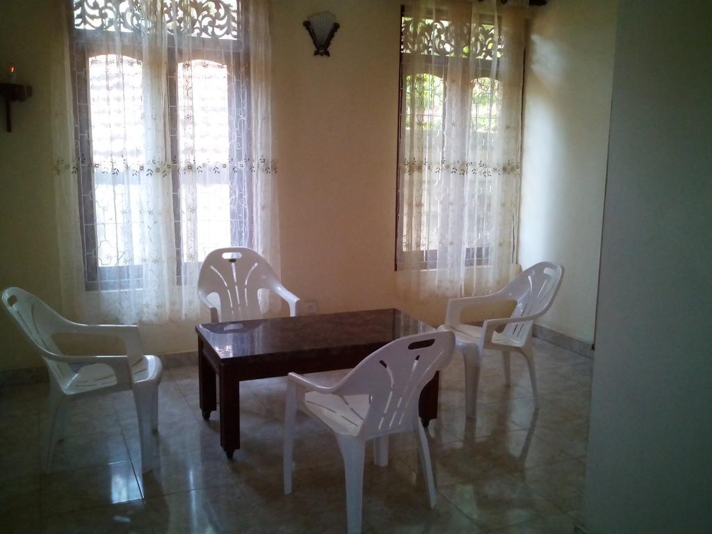 Hotel Yoho Mango House Negombo Esterno foto