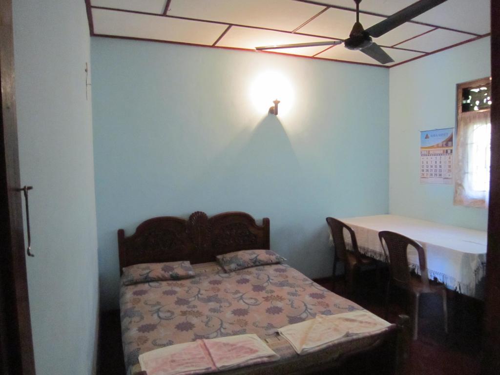 Hotel Yoho Mango House Negombo Esterno foto
