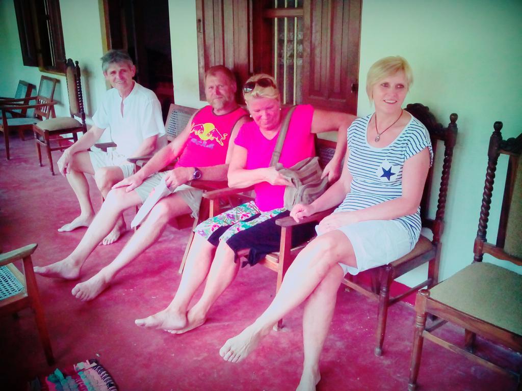 Hotel Yoho Mango House Negombo Esterno foto