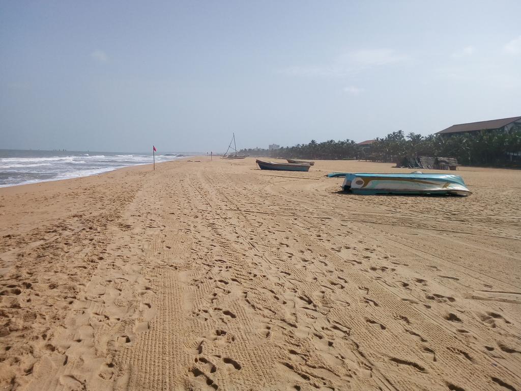 Hotel Yoho Mango House Negombo Esterno foto
