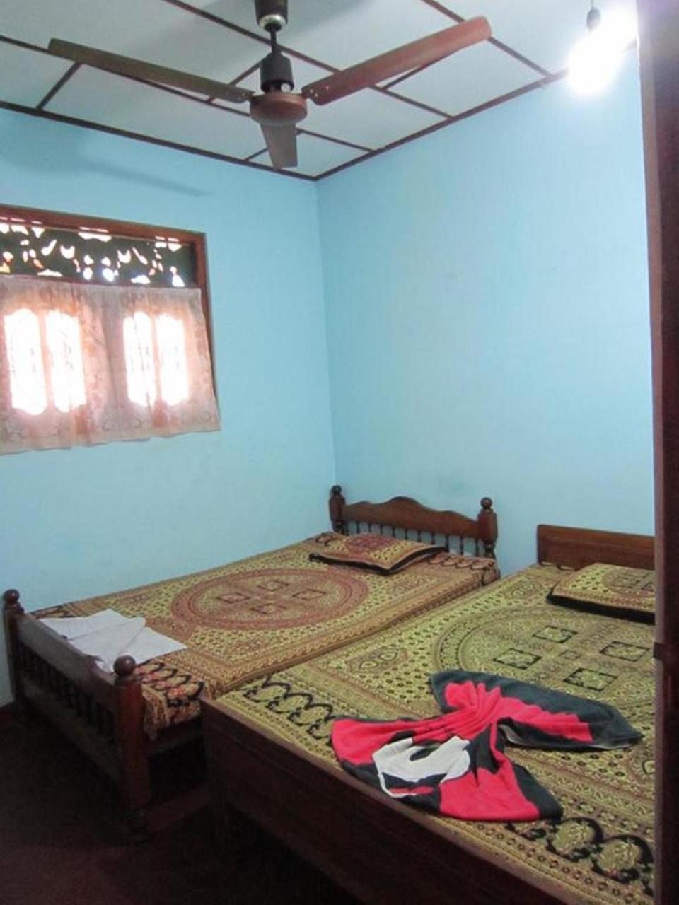 Hotel Yoho Mango House Negombo Esterno foto